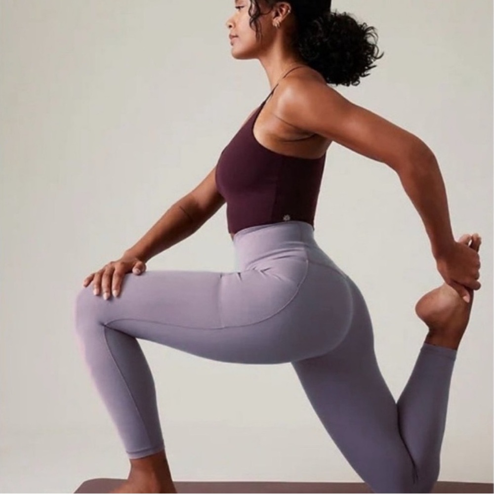 Athleta Women's Salutation Stash Pocket 
Lavender